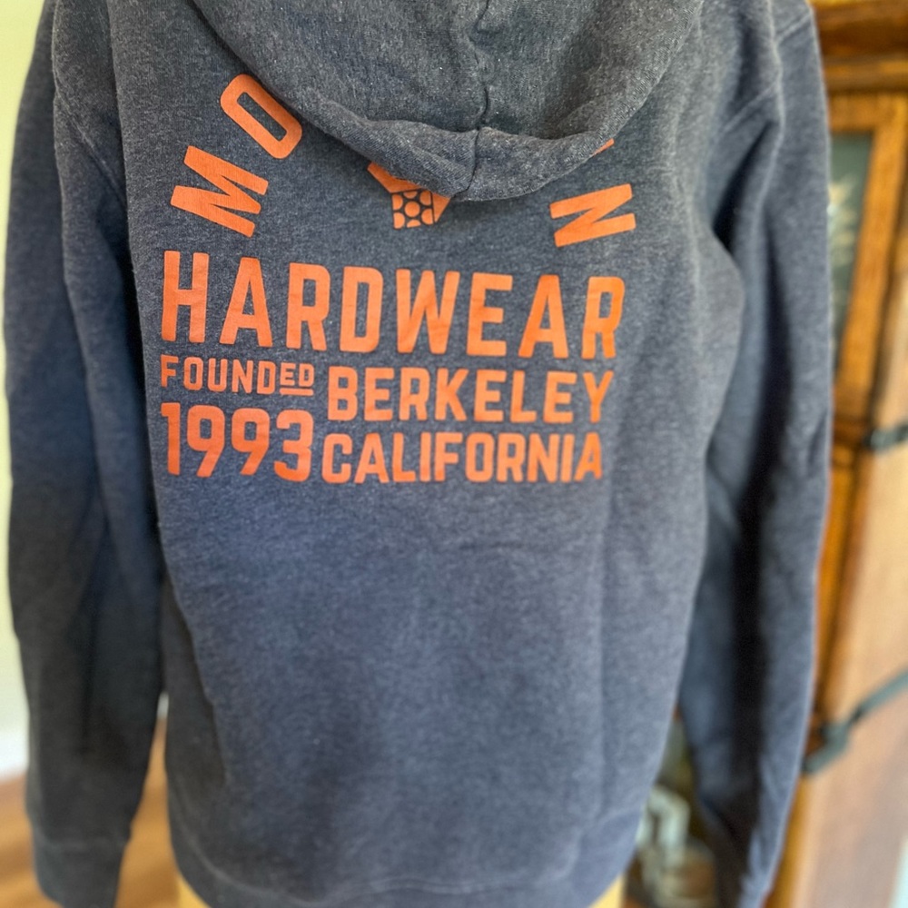 Mountain Hardware hoodie